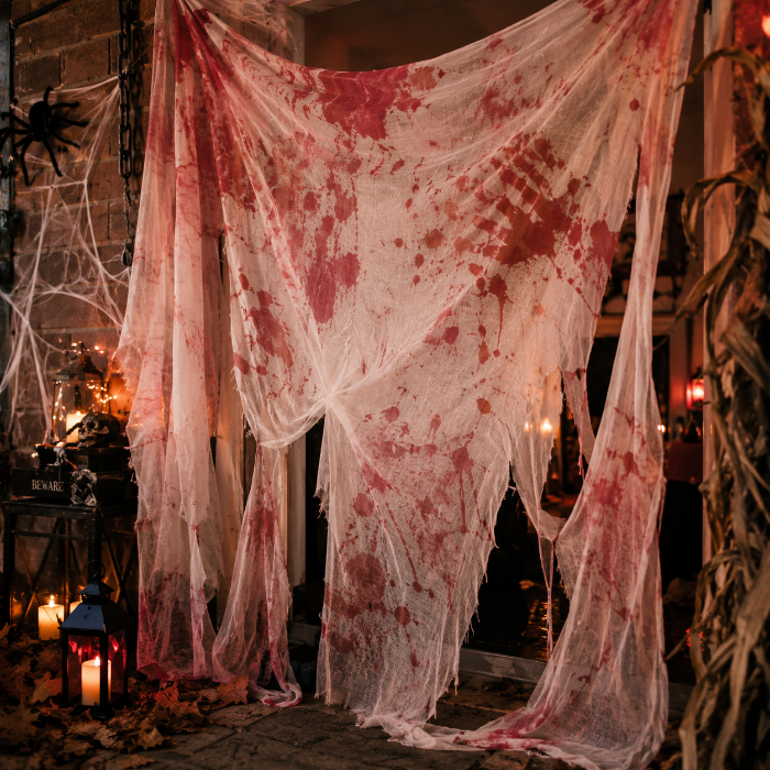 Griezelstof - Halloween - bloederig - rood/wit - 40 x 350cm