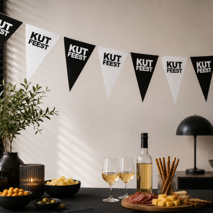 Vlaggenlijn kutfeest zwart - 5m (15 vlaggen)