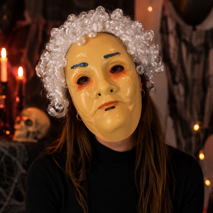 masker-sarah-50-jaar-beige-grijs-1