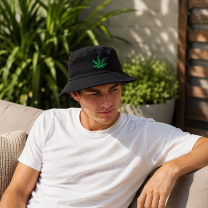 Bucket hoed cannabis zwart