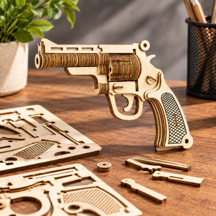  houten-puzzel-revolver