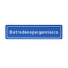 metalen-bord-betreden