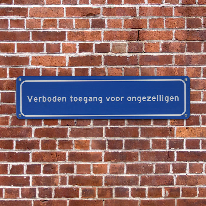 metalen-bord-ongezelligen