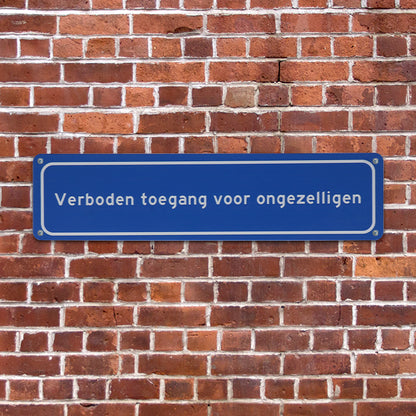 metalen-bord-ongezelligen